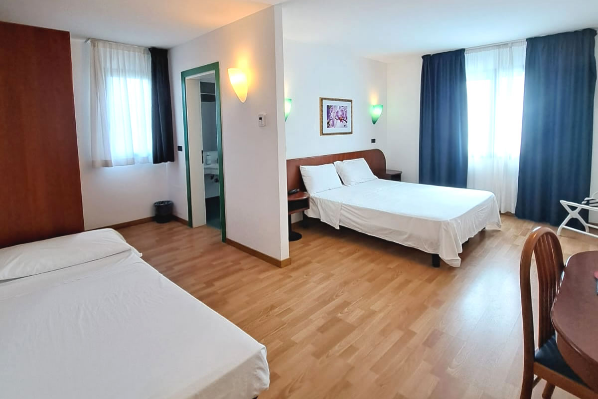 Standard triple room hotel Lignano Sabbiadoro